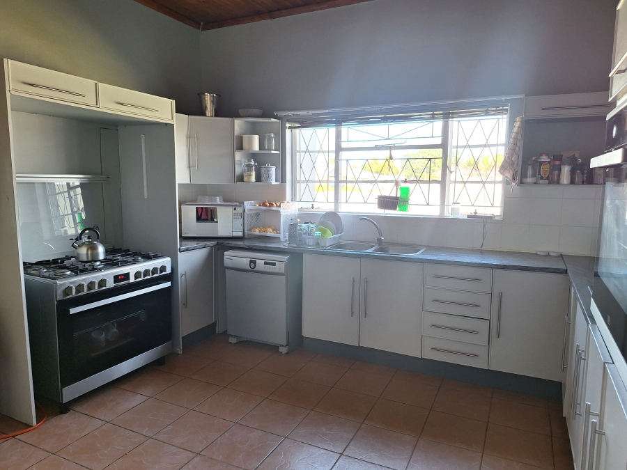 To Let 5 Bedroom Property for Rent in Retief Eastern Cape